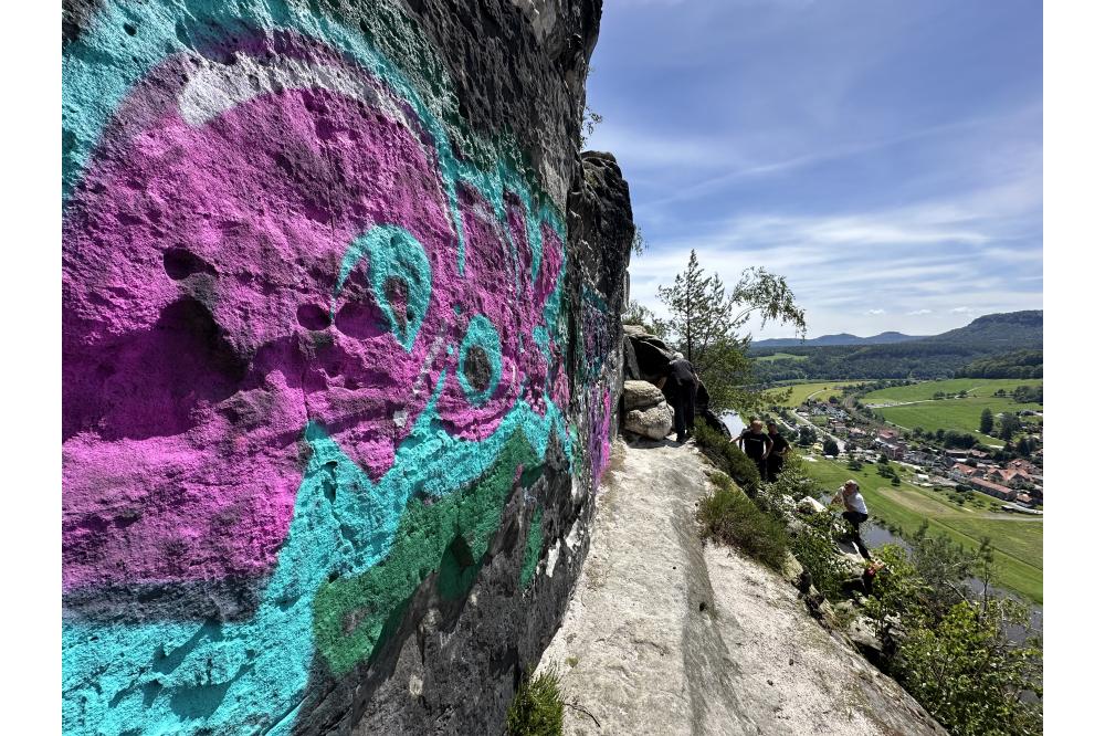 Im Fr&uuml;htau zu Berge Graffiti-Entferner ziehn